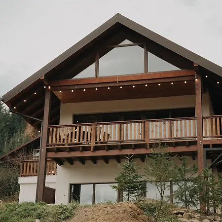 ліснів Hébergement de vacances Tatariv